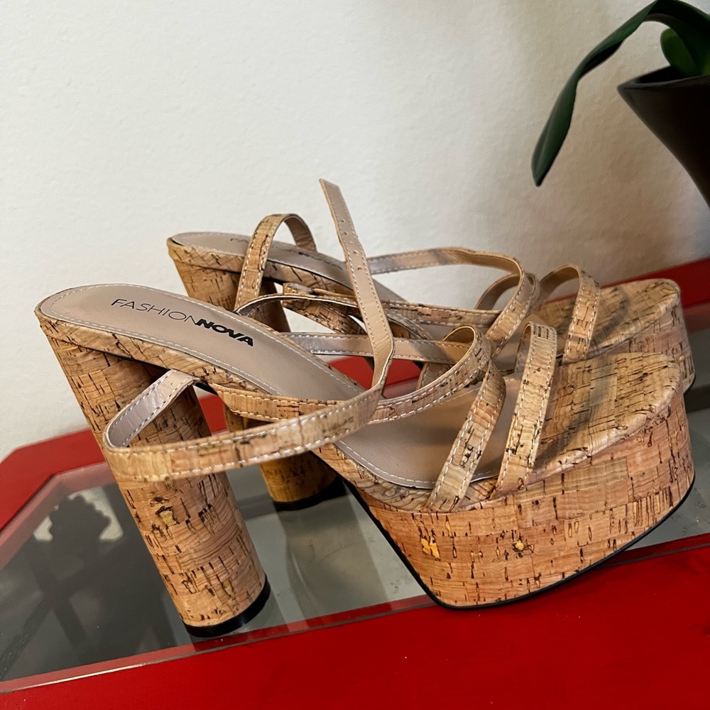 Beautiful women shoes size 9